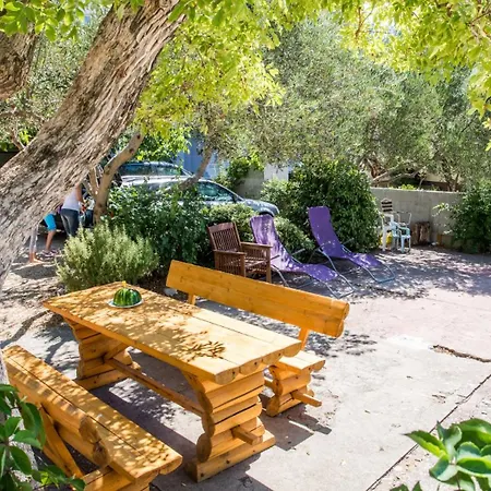 Dubravka 2 By Guide *