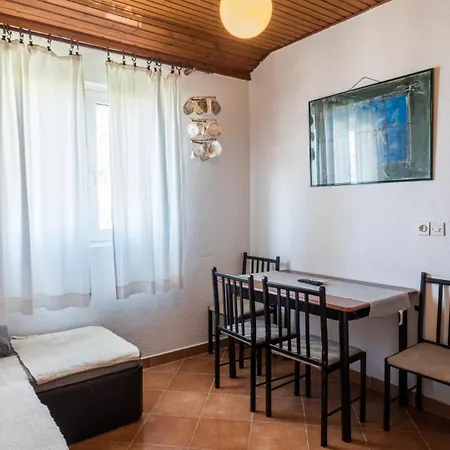 Apartment Dubravka 2 By Guide