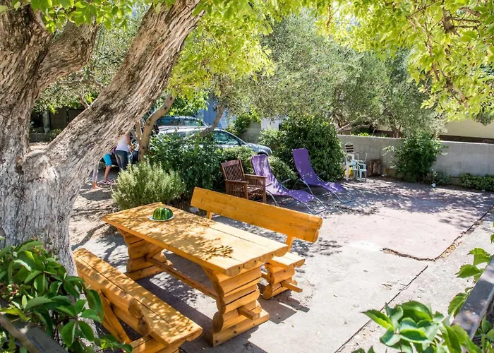 Dubravka 2 By Guide *